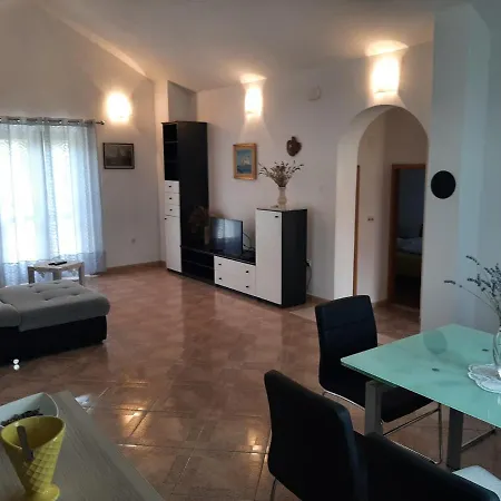 Apartman Bruna *